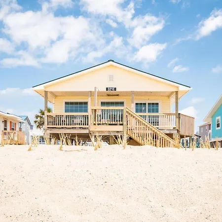 Dip Inn By Oak Island Accommodations